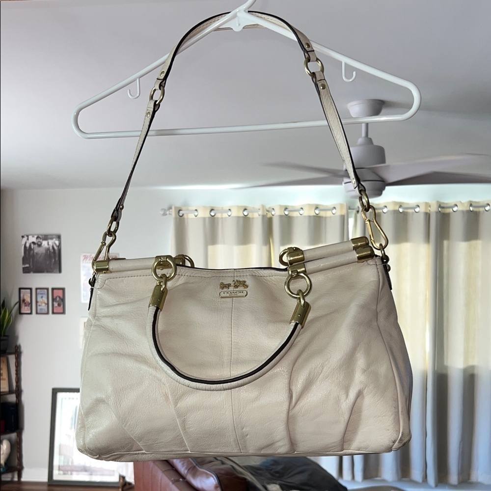 Coach Off White Leather Madison Leather Carrie Handbag - Picture 3 of 17